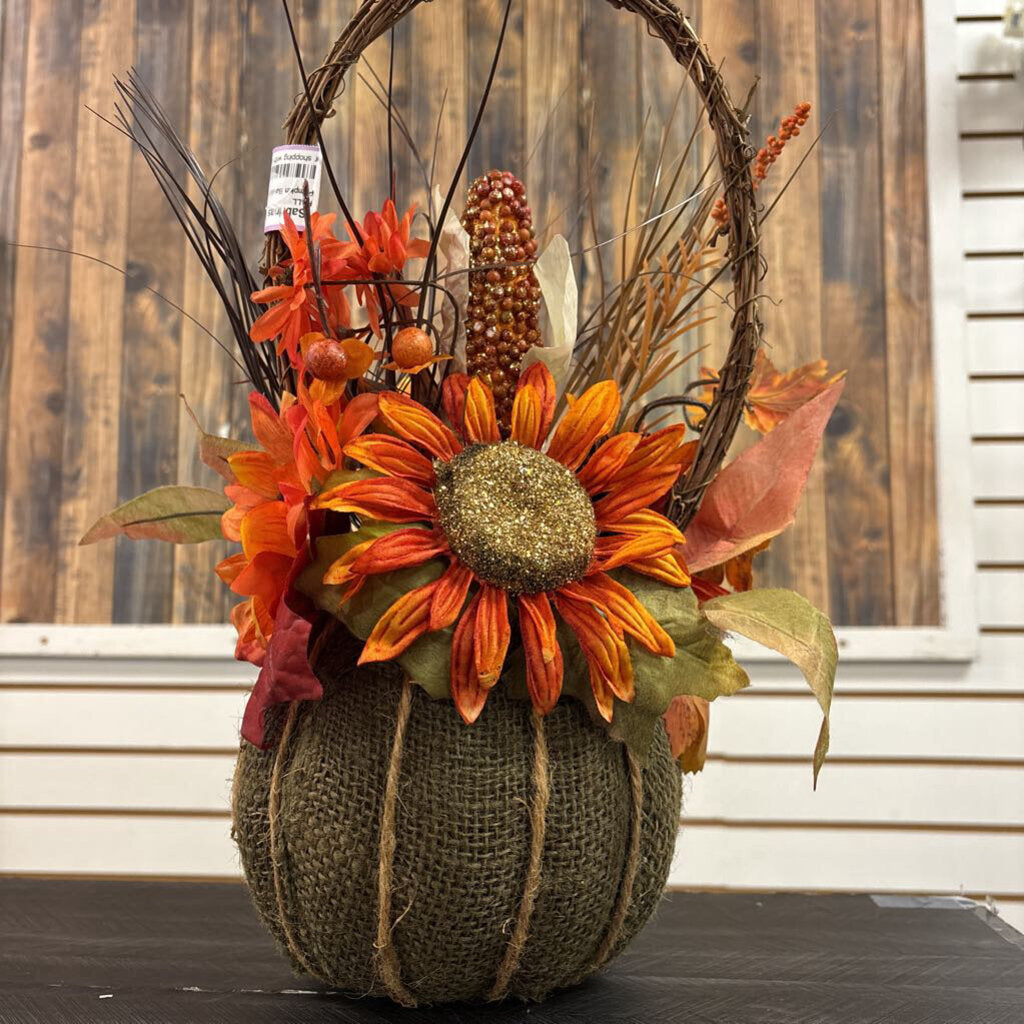 Pumpkin Basket Decor (1)