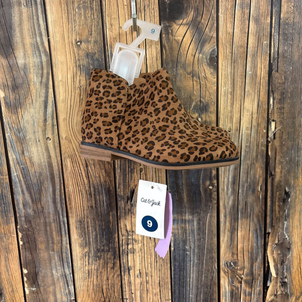 NWT Cheeta Print Boots, Girl's 9