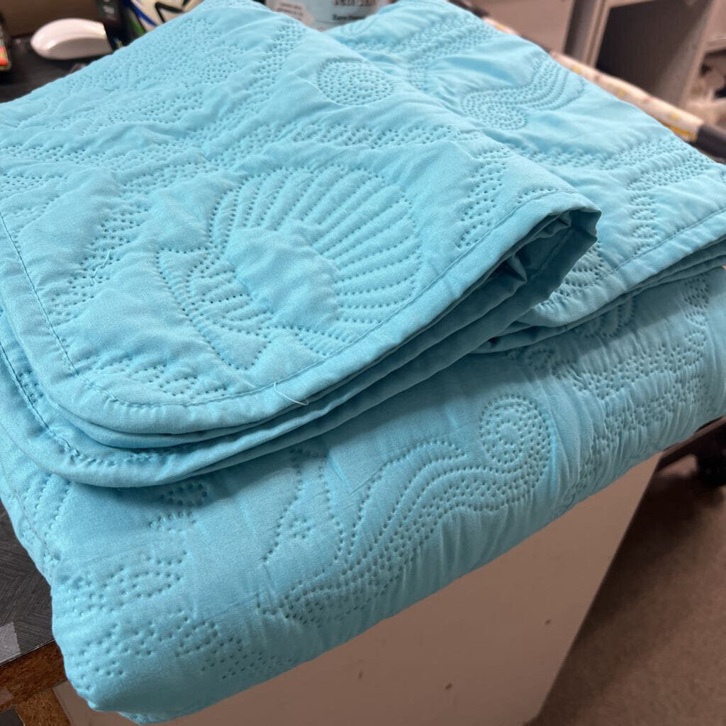 Full Size Quilt & 2 Pillow Shams