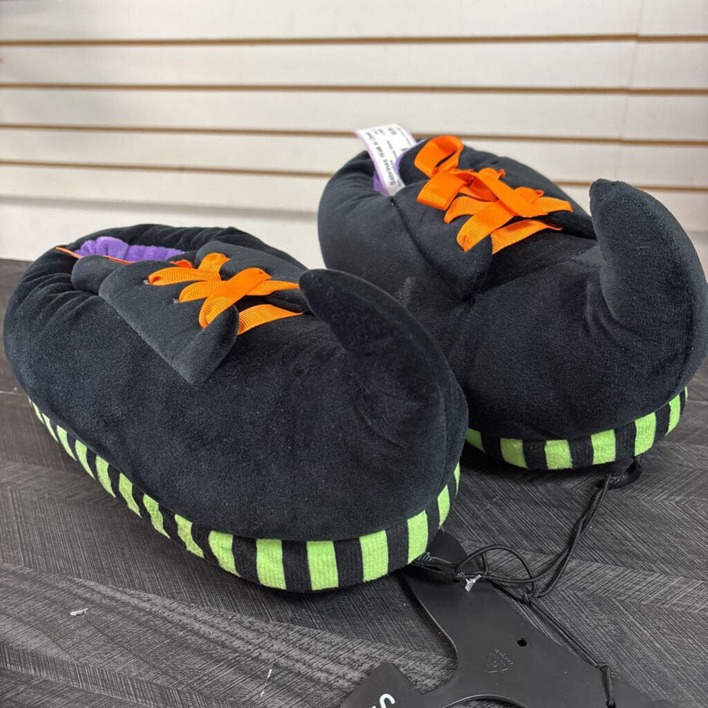 NWT Witch House Shoes, Adult S